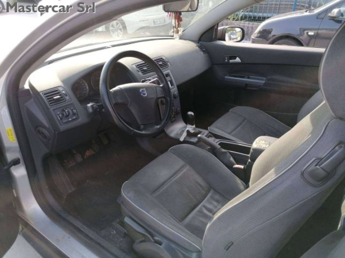 Volvo C30 1.6 D Momentum (5)