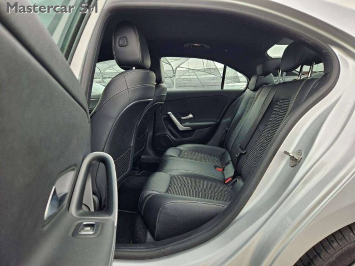 Mercedes-Benz Classe A Sedan 180 d Automatic 4p. Sport (12)