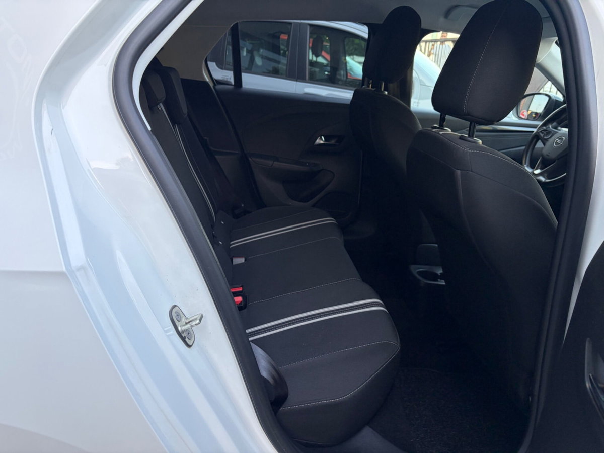 Opel Corsa 1.2 Design & Tech (12)