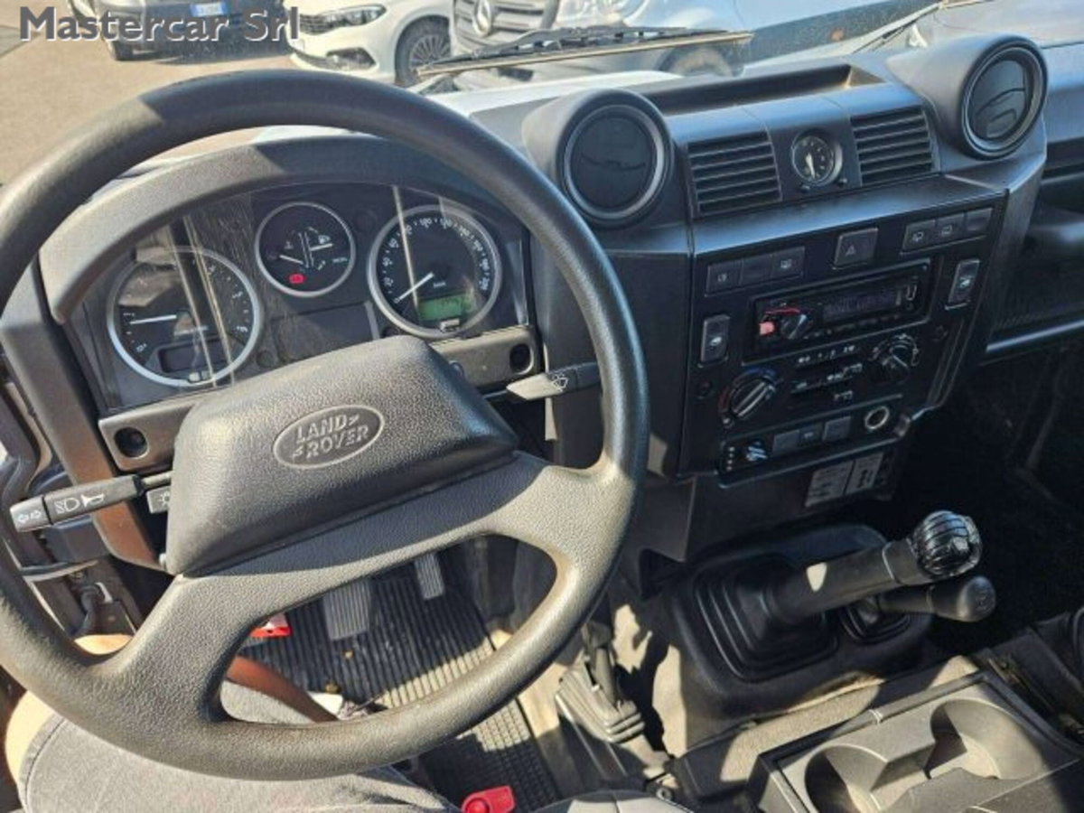 Land Rover Defender 90 2.4 TD4 Station Wagon S (13)