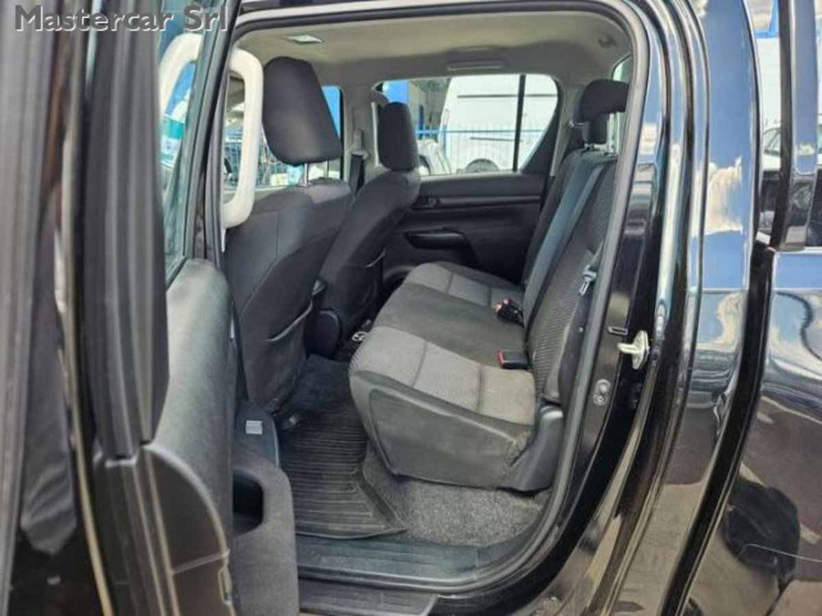 Toyota Hilux 2.D-4D 4WD porte Double Cab Comfort (13)