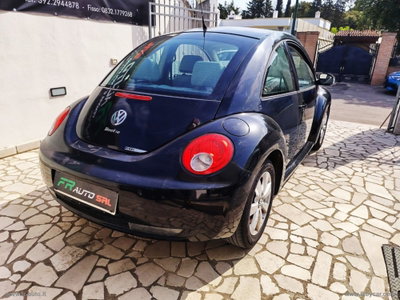 Volkswagen New Beetle TDI 105CV (6)