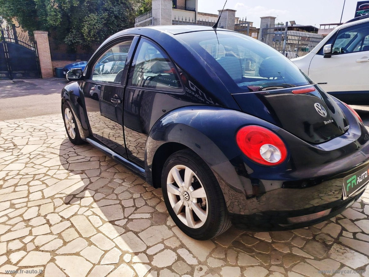 Volkswagen New Beetle TDI 105CV (8)