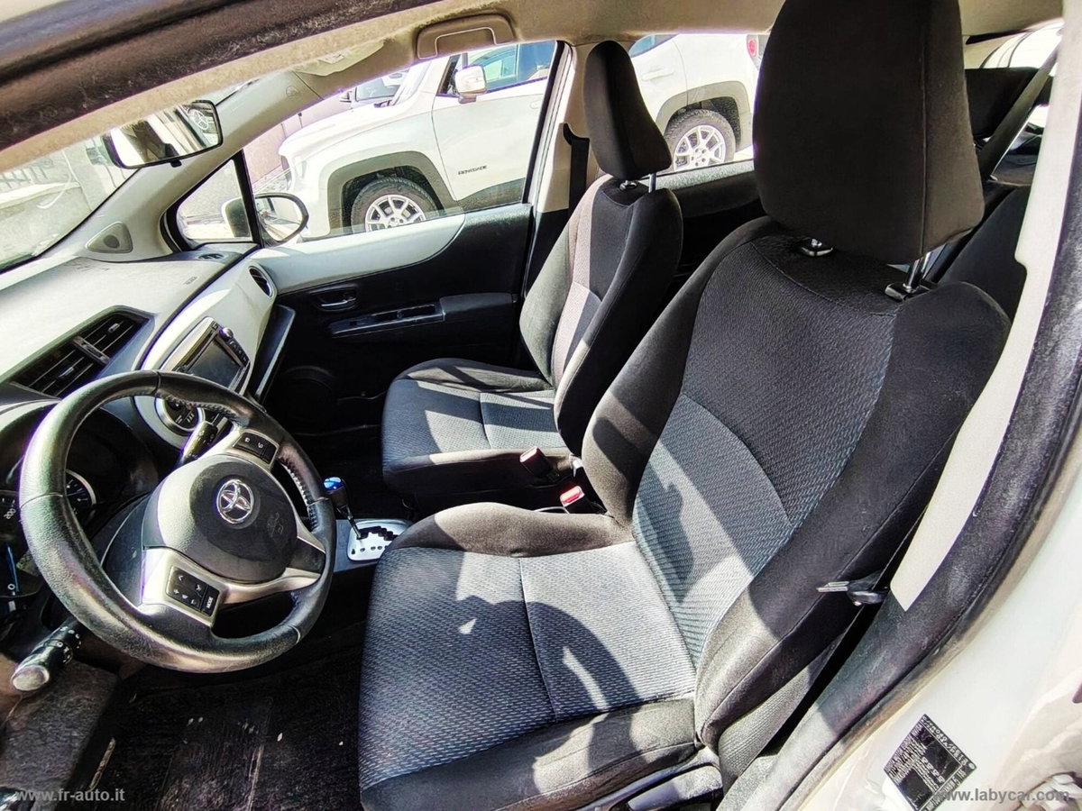Toyota Yaris 1.5 Hybrid 5 porte Lounge (10)