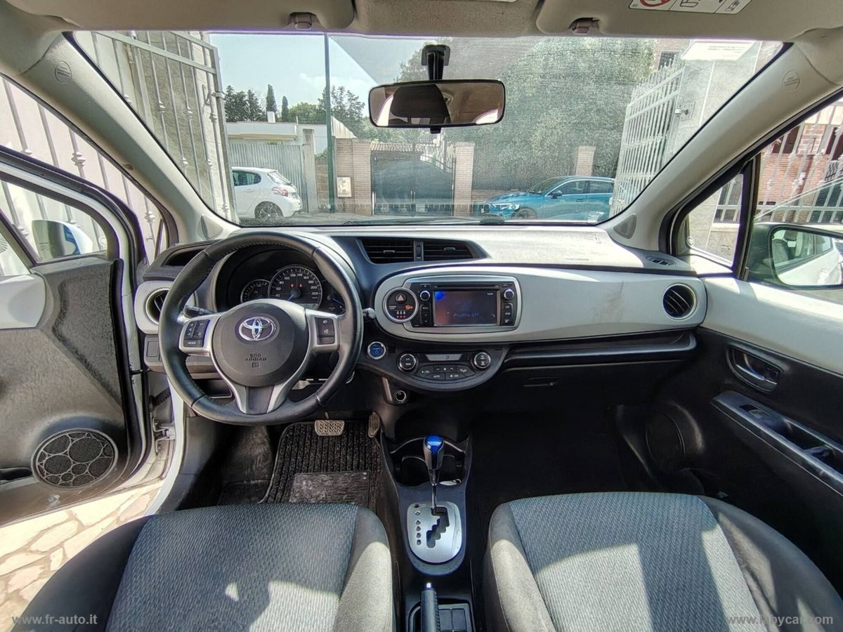 Toyota Yaris 1.5 Hybrid 5 porte Lounge (4)