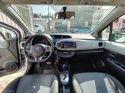 Toyota Yaris 1.5 Hybrid 5 porte Lounge (4)