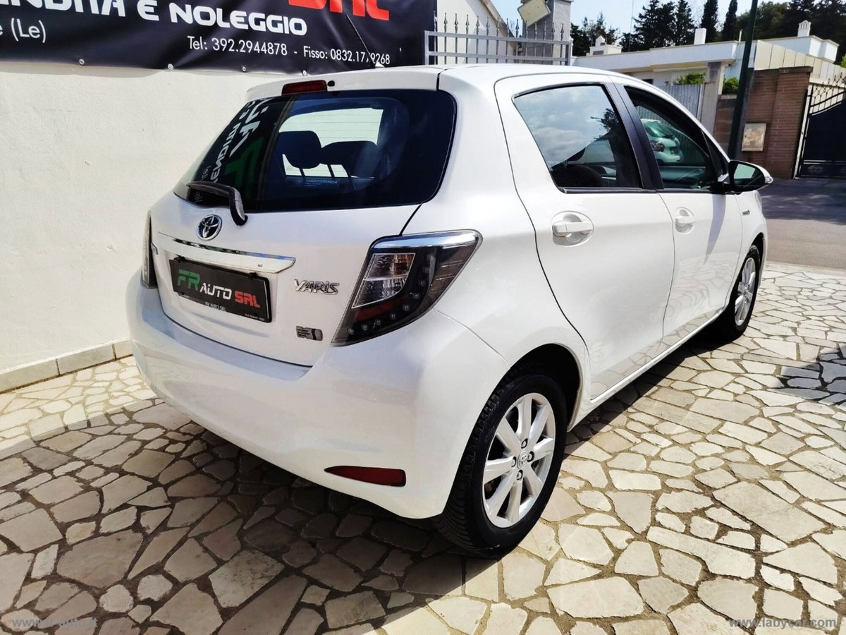 Toyota Yaris 1.5 Hybrid 5 porte Lounge (6)