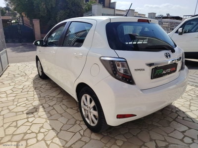 Toyota Yaris 1.5 Hybrid 5 porte Lounge (8)