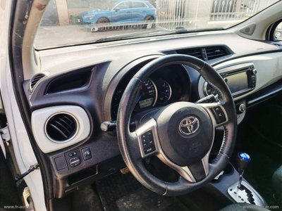 Toyota Yaris 1.5 Hybrid 5 porte Lounge (9)