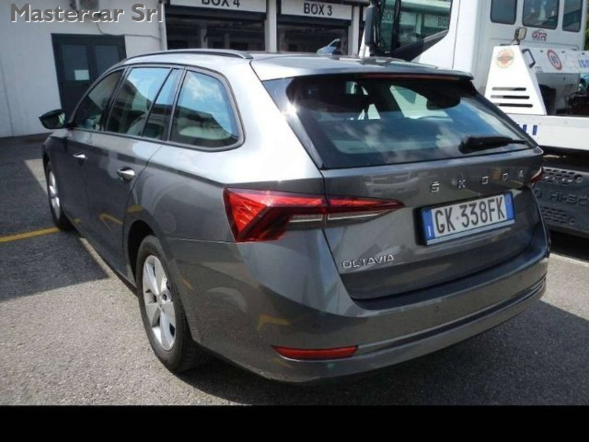 Skoda Octavia Station Wagon 2.0 TDI EVO SCR DSG Wagon Executive (3)