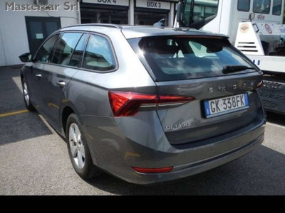 Skoda Octavia Station Wagon 2.0 TDI EVO SCR DSG Wagon Executive (3)