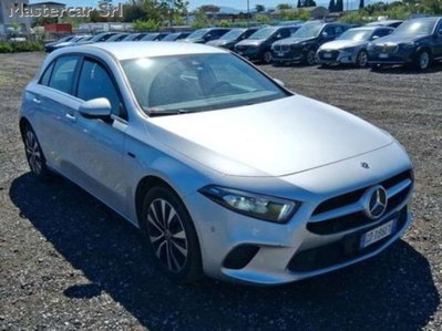 Mercedes-Benz Classe A 250 e phev Business Extra auto (3)