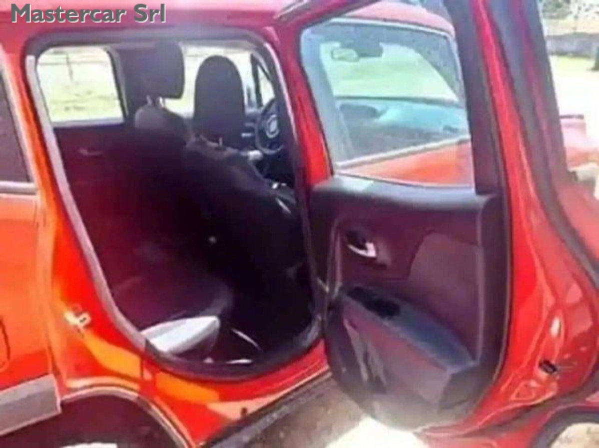 Jeep Renegade 1.3 T4 190CV PHEV 4xe AT6 Limited (9)