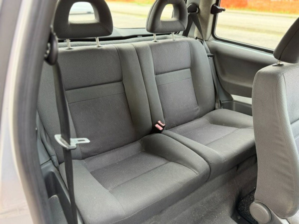 Volkswagen Lupo 16V cat Highline (14)