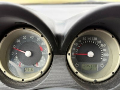 Volkswagen Lupo 16V cat Highline (16)