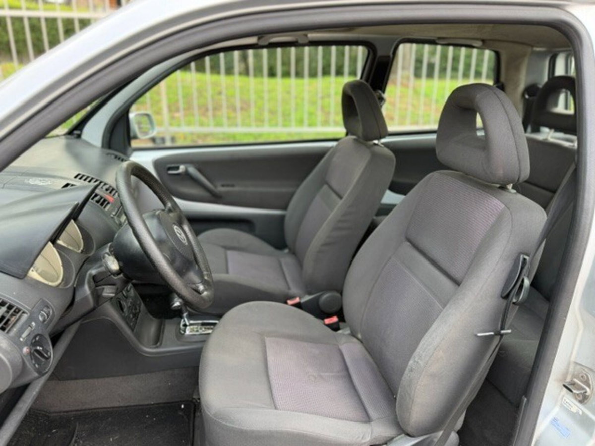 Volkswagen Lupo 16V cat Highline (8)