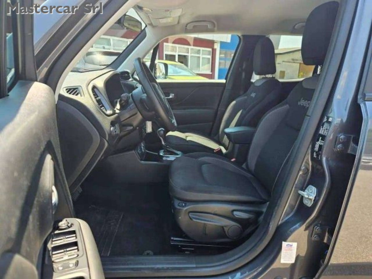 Jeep Renegade 1.3 T4 190CV PHEV 4xe AT6 Limited (10)