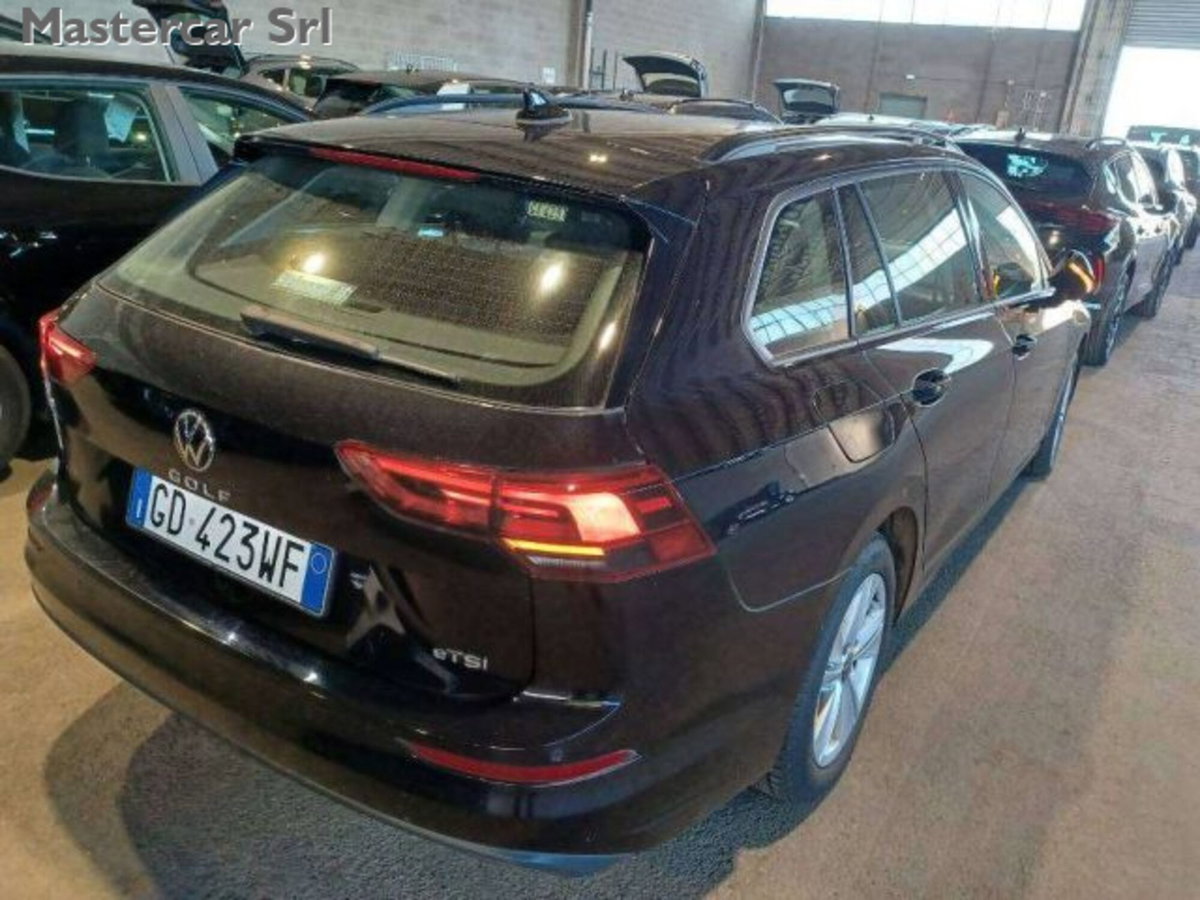 Volkswagen Golf Variant 1.0 eTSI EVO DSG Life (4)