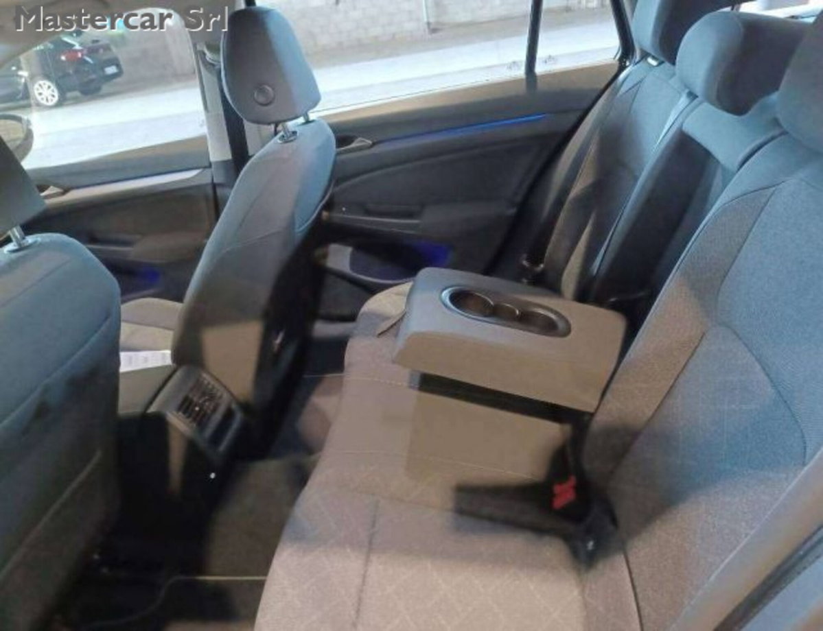 Volkswagen Golf Variant 1.0 eTSI EVO DSG Life (6)