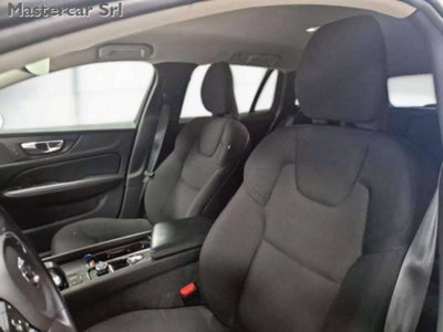 Volvo V60 B4 (d) Geartronic Momentum Business Pro (9)