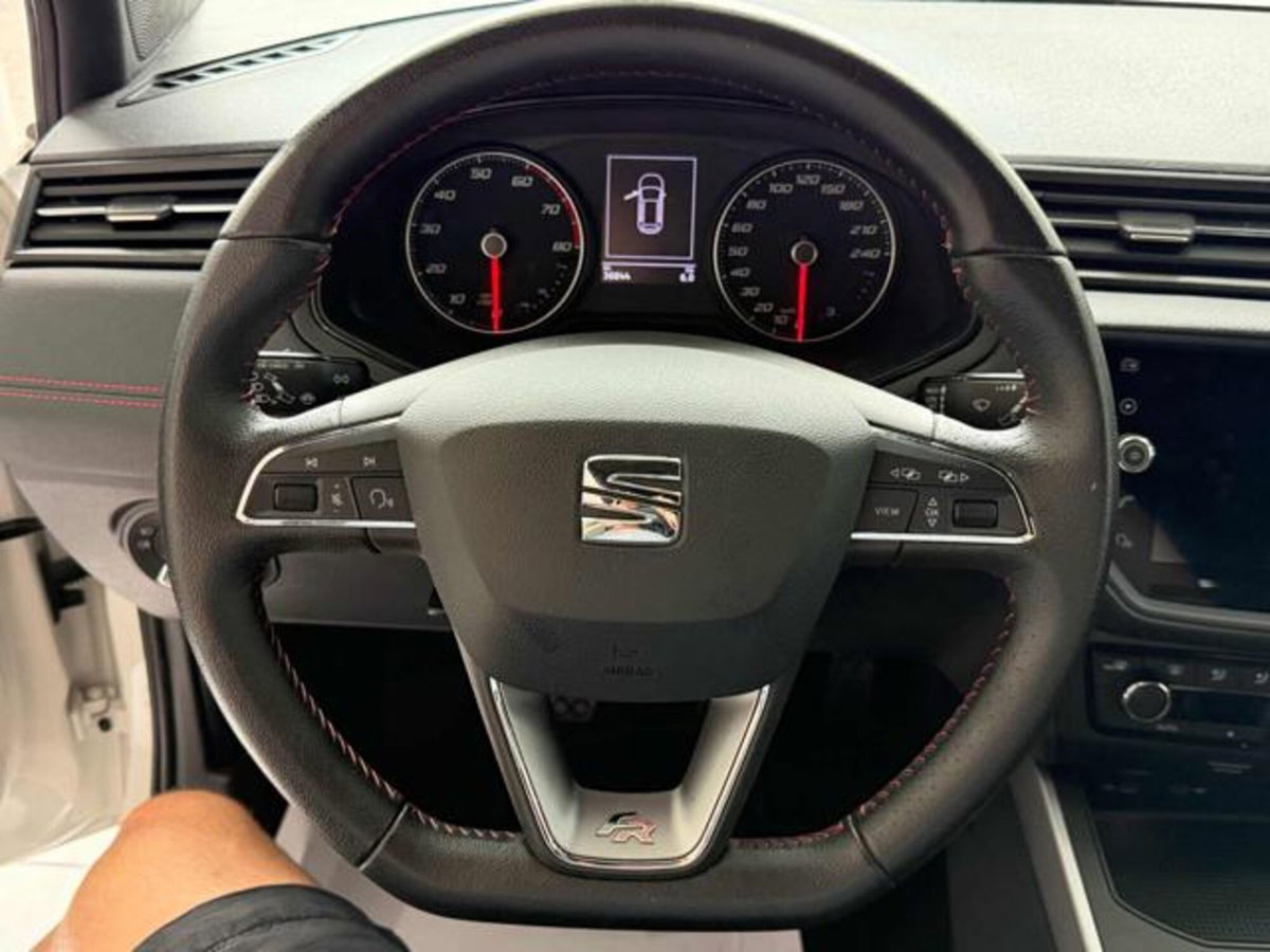 SEAT Arona 1.0 TGI FR (10)