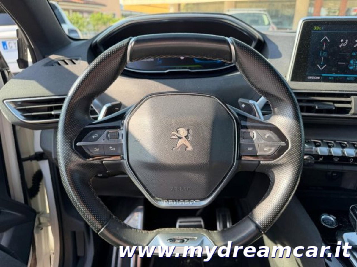 Peugeot 3008 Hybrid4 300 e-EAT8 GT (6)