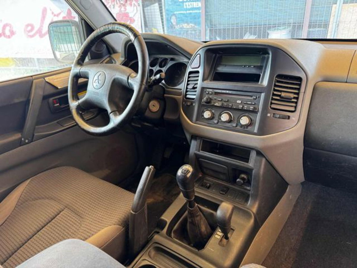 Mitsubishi Pajero 3.2 16V DI-D 3p. GLS1 (2)