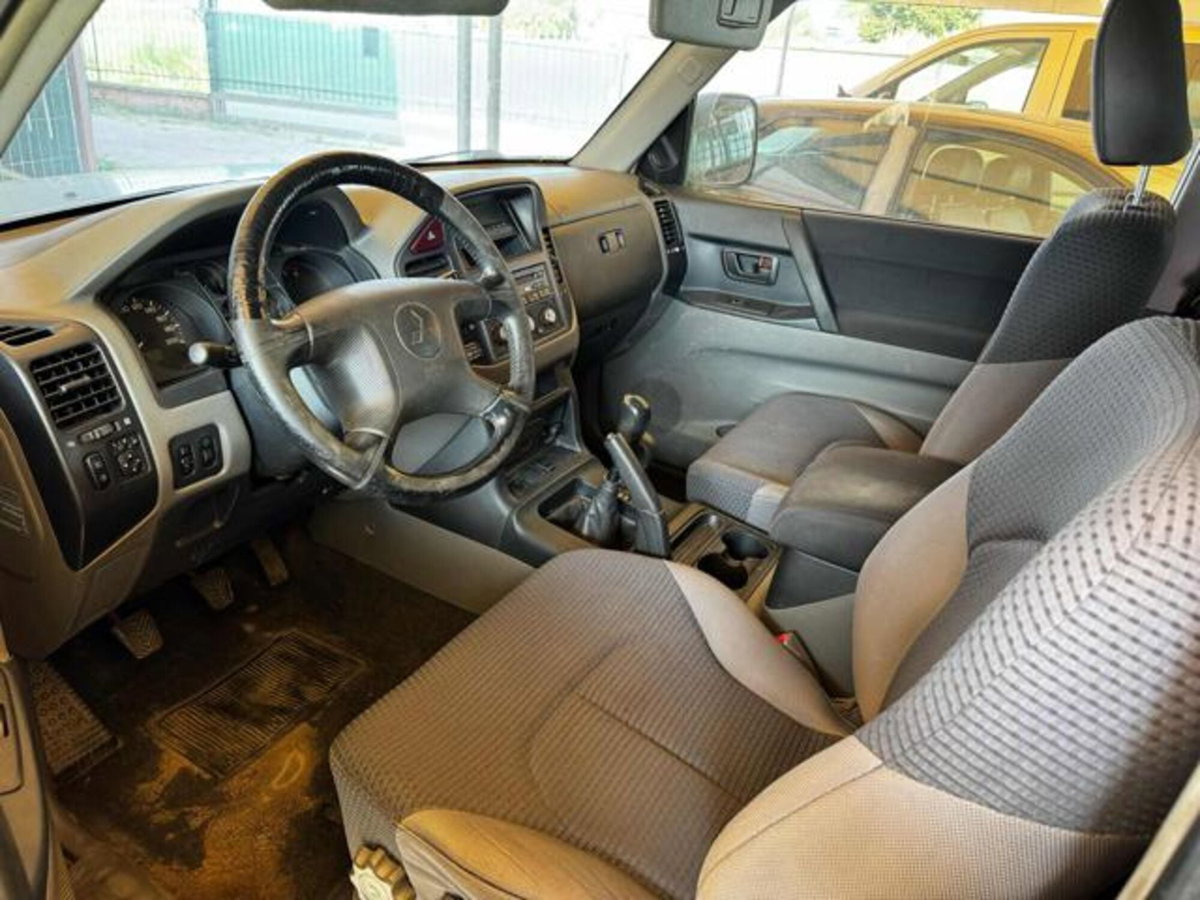 Mitsubishi Pajero 3.2 16V DI-D 3p. GLS1 (5)