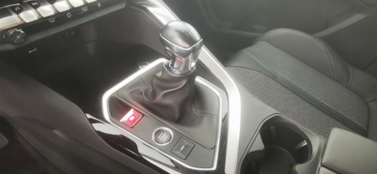 Peugeot 5008 BlueHDi 130 S&S Allure (13)