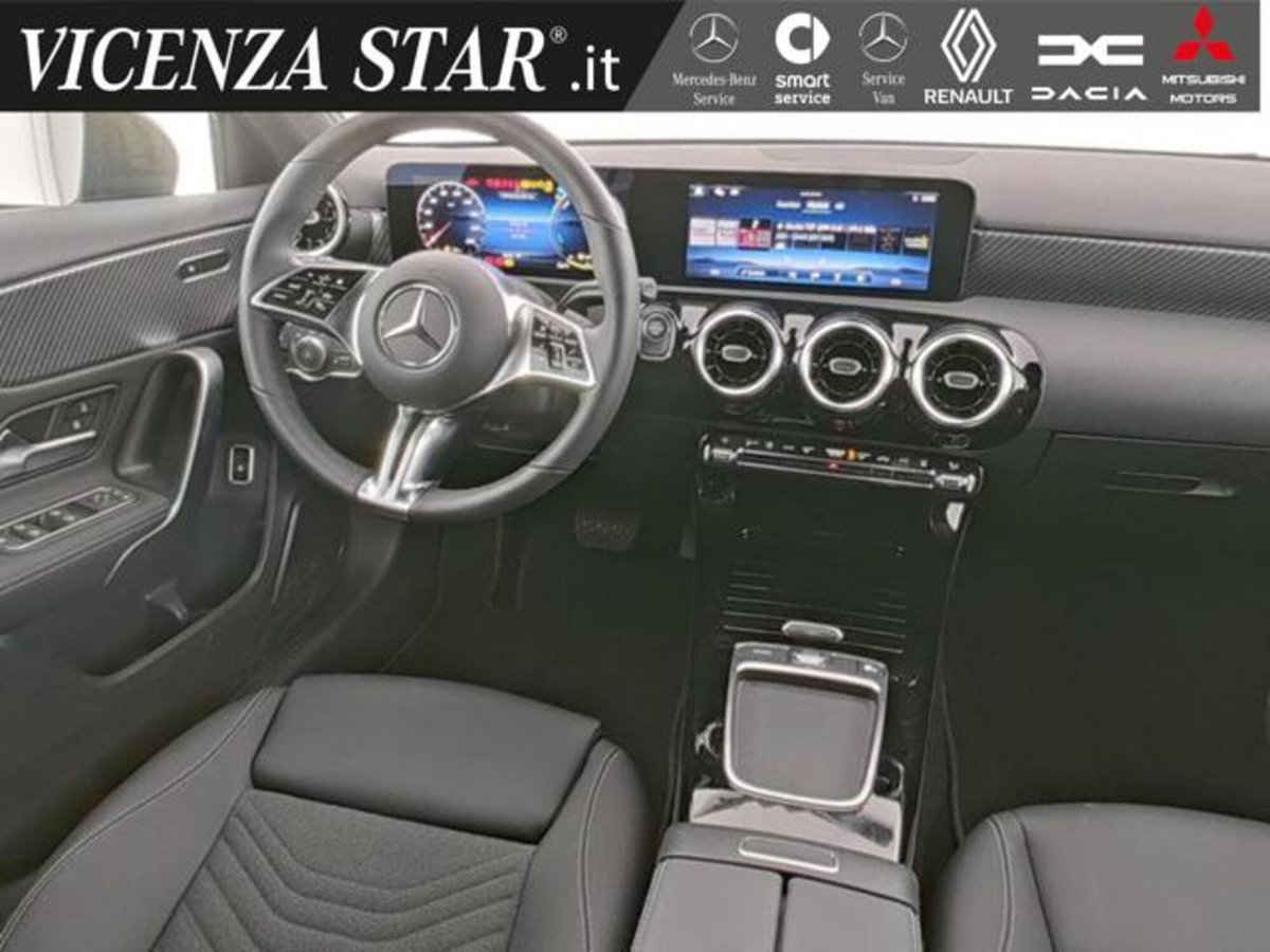 Mercedes-Benz Classe A Sedan 250 e Plug-in hybrid Automatica 4p. Sport (6)