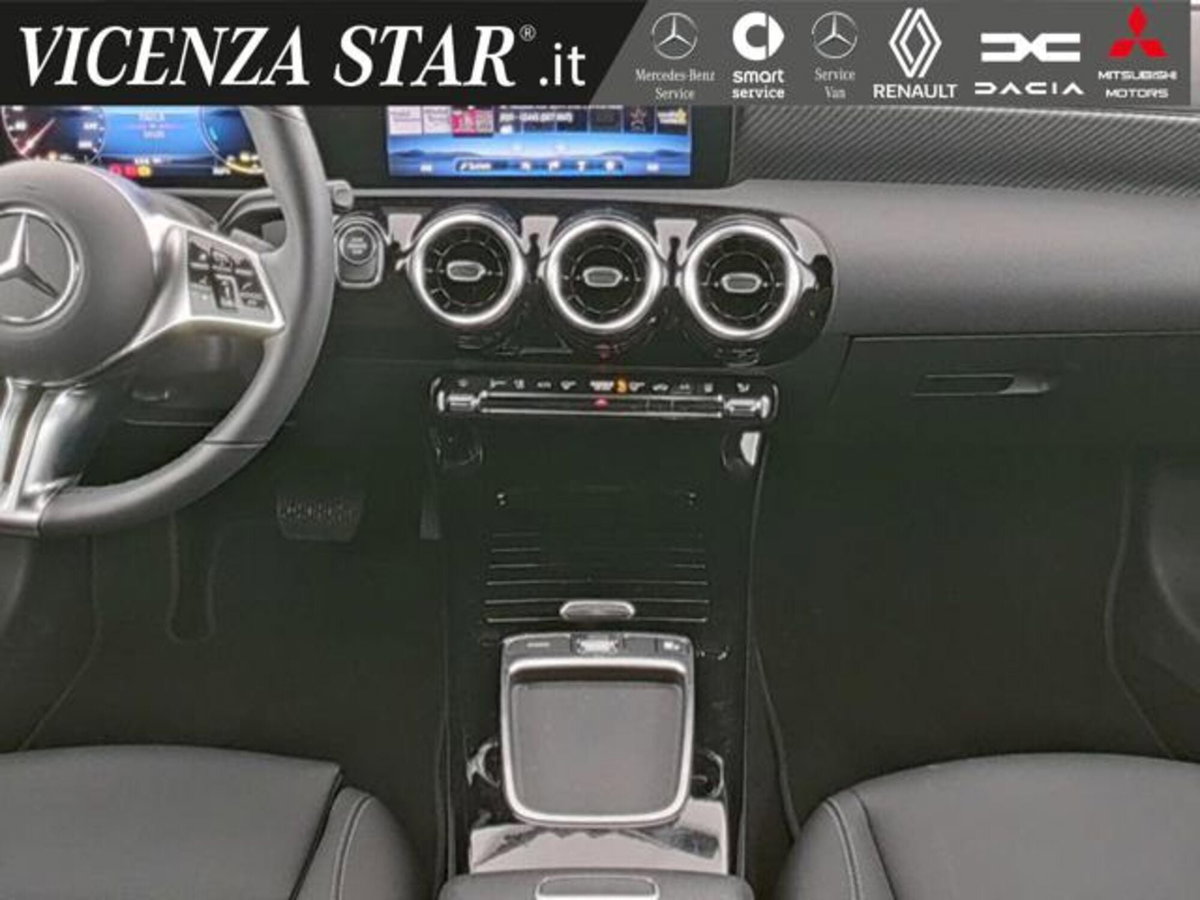 Mercedes-Benz Classe A Sedan 250 e Plug-in hybrid Automatica 4p. Sport (7)