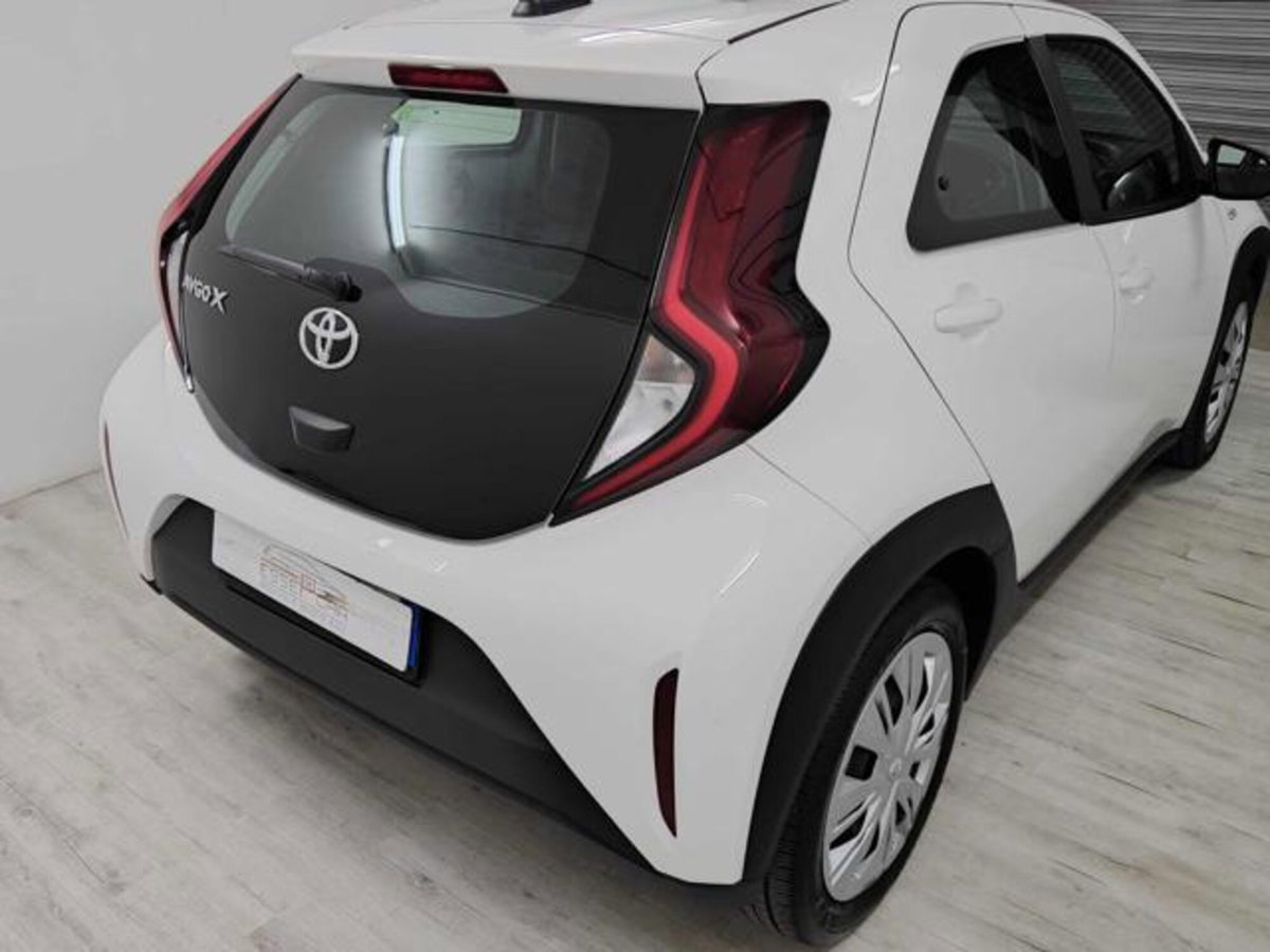 Toyota Aygo X 1.0 Lounge 72cv (3)