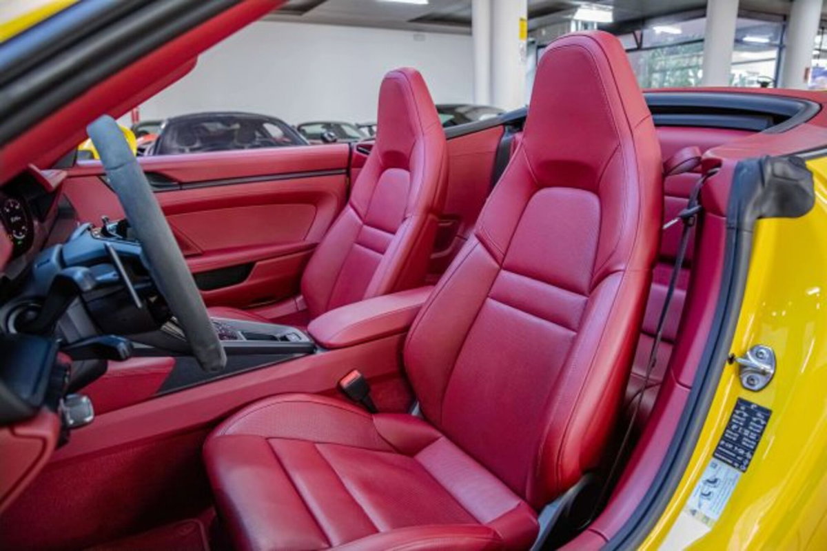 Porsche 911 Cabrio Cabrio 3.0 Carrera 4 GTS (11)