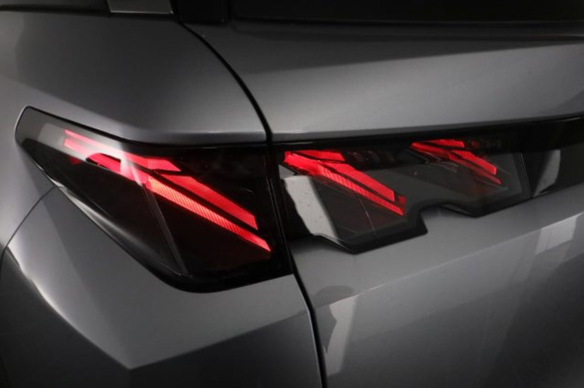 Peugeot 5008 1.2 hybrid GT 145cv 5p.ti e-dcs6 (10)