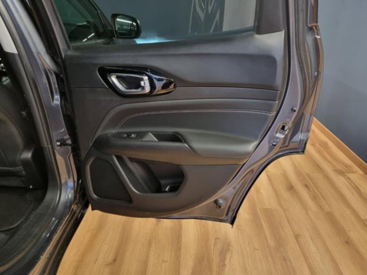 Jeep Compass 1.6 Multijet II 2WD Limited (17)