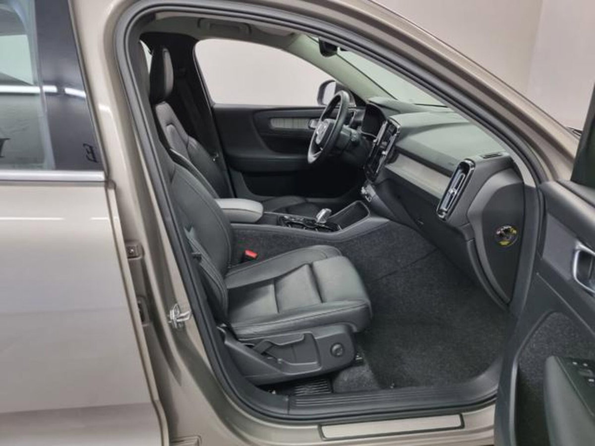 Volvo XC40 T5 Recharge Plug-in Hybrid Inscription Expression (9)
