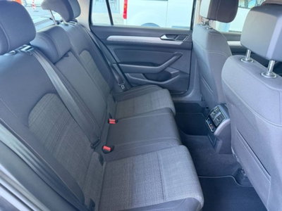 Volkswagen Passat Variant 2.0 TDI SCR 122 CV EVO DSG Business (16)