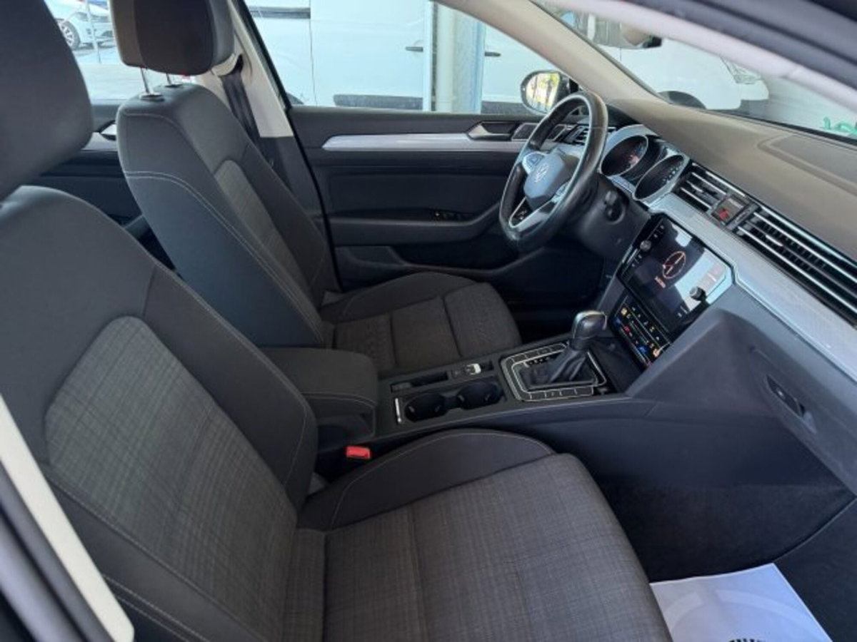 Volkswagen Passat Variant 2.0 TDI SCR 122 CV EVO DSG Business (9)