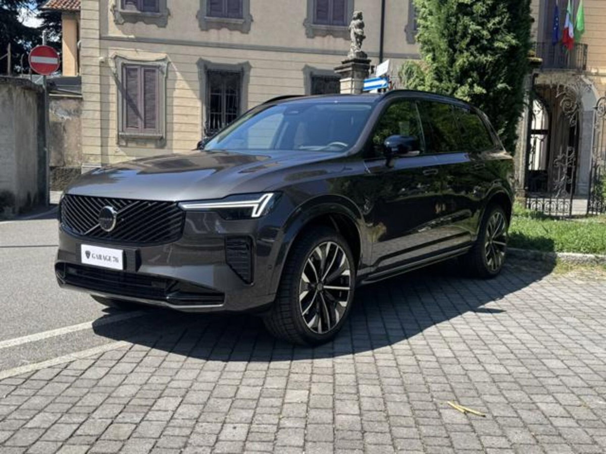 Volvo XC90 T6 AWD Geartronic 7 posti Momentum