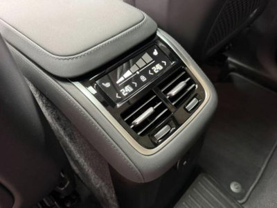 Volvo XC90 T6 AWD Geartronic 7 posti Momentum (12)