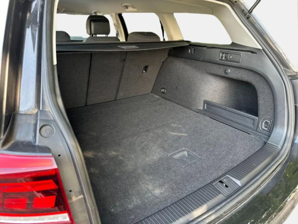 Volkswagen Passat Variant 2.0 TDI DSG Business BlueMotion Tech (14)