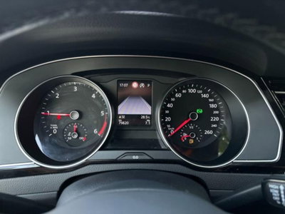 Volkswagen Passat Variant 2.0 TDI DSG Business BlueMotion Tech (9)
