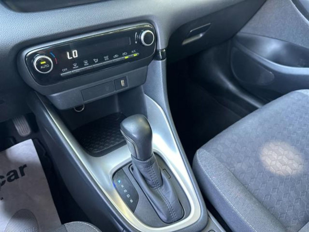 Toyota Yaris Cross 1.5 Hybrid 5p. E-CVT Premiere (11)