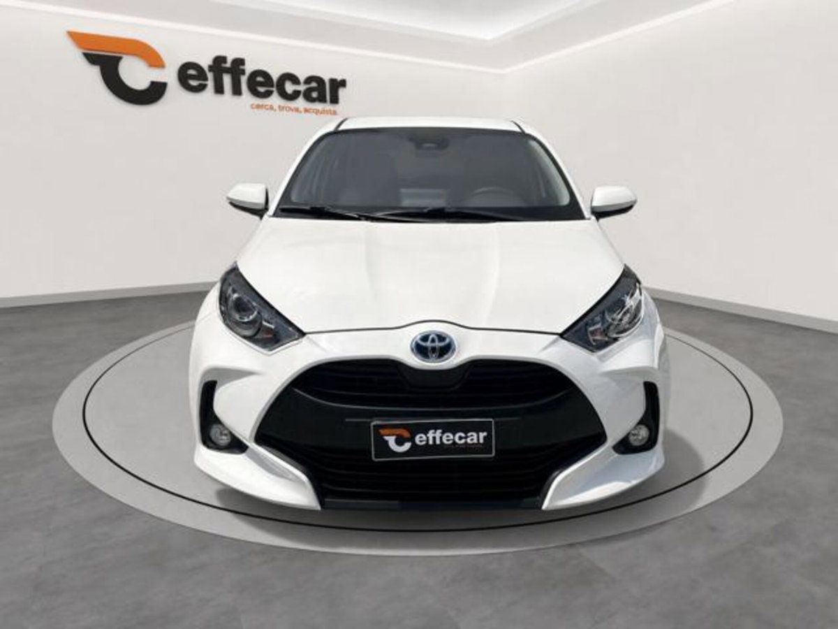 Toyota Yaris Cross 1.5 Hybrid 5p. E-CVT Premiere (2)