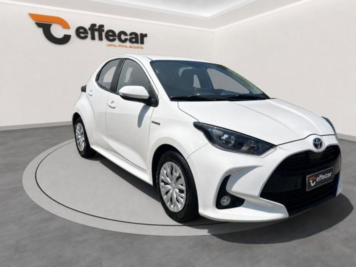 Toyota Yaris Cross 1.5 Hybrid 5p. E-CVT Premiere (3)