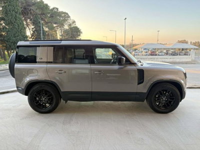 Land Rover Defender 110 3.0D I6 200 CV AWD Auto X-Dynamic HSE (4)