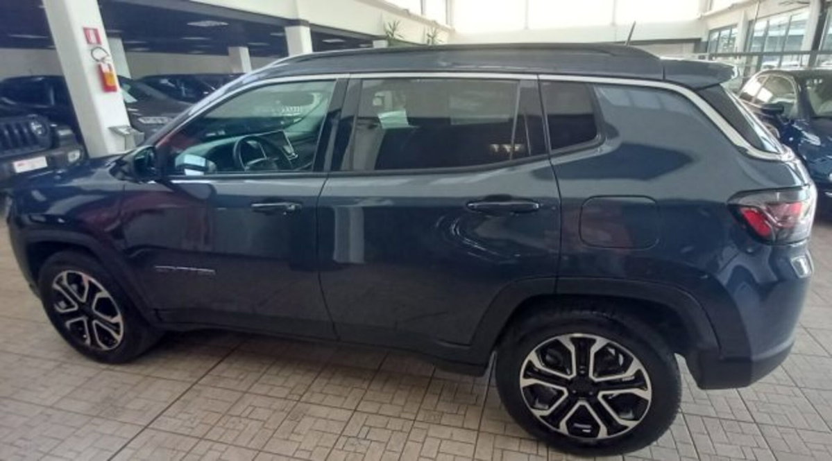 Jeep Compass 1.3 T4 190CV PHEV AT6 4xe Business Plus (4)