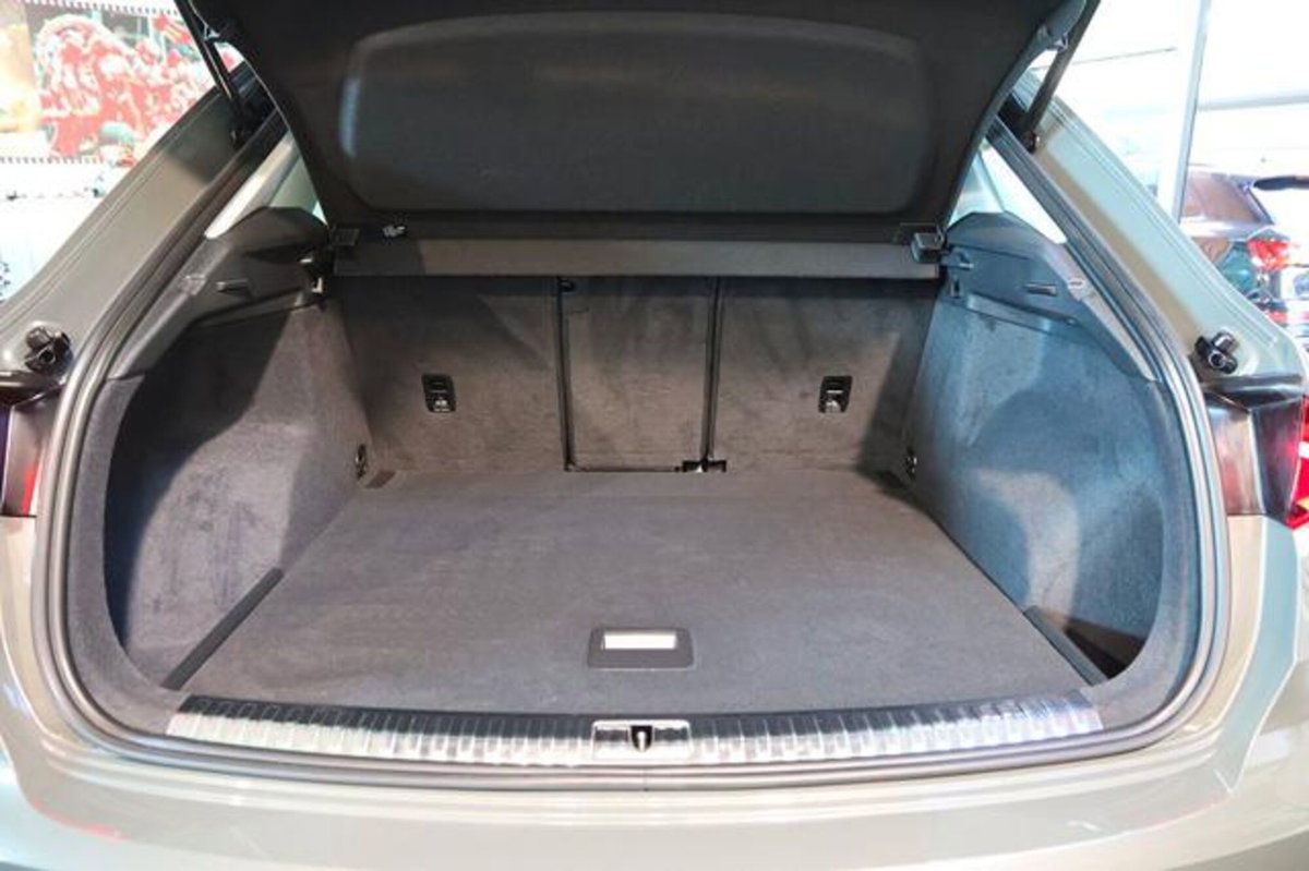 Audi Q3 35 2.0 tdi s-tronic (12)
