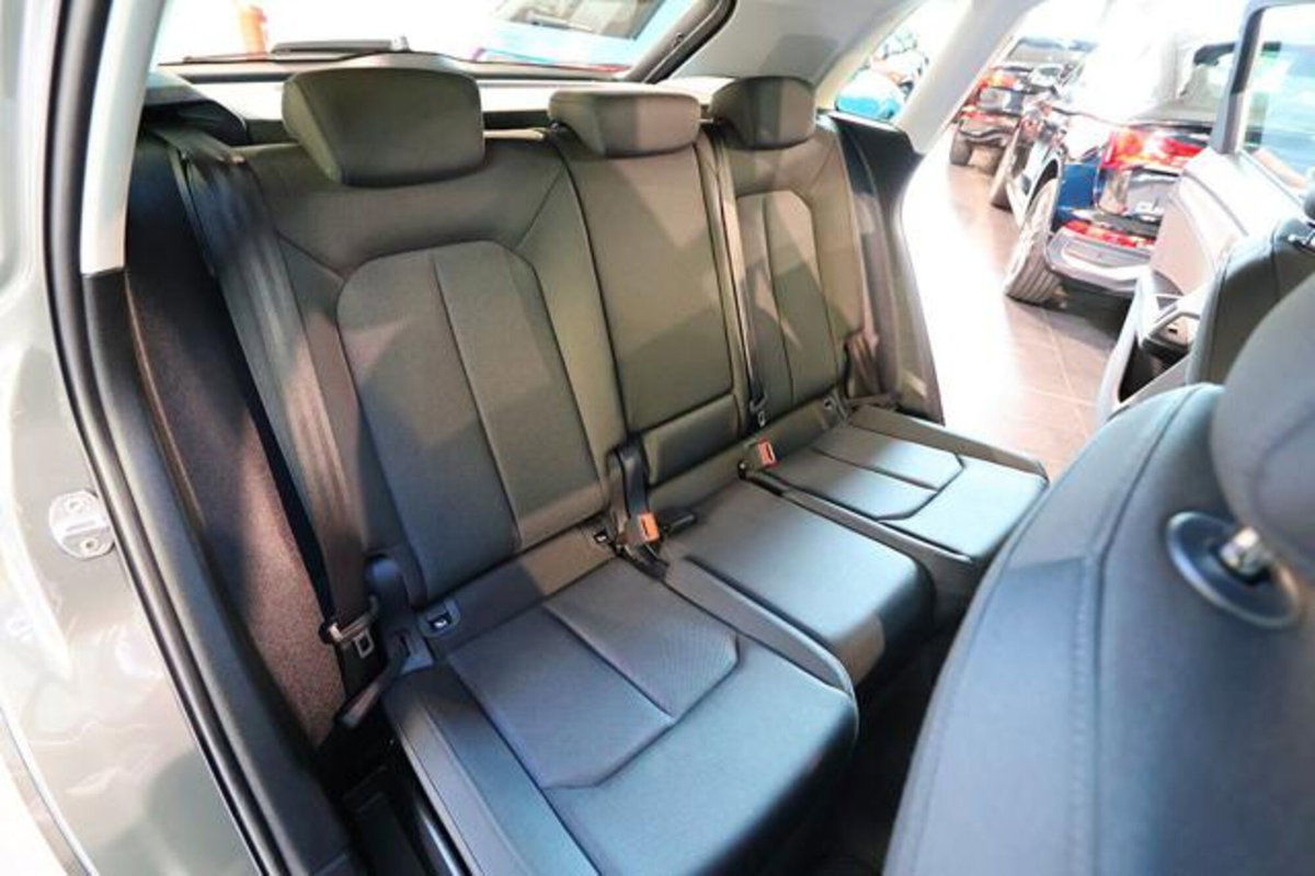 Audi Q3 35 2.0 tdi s-tronic (19)
