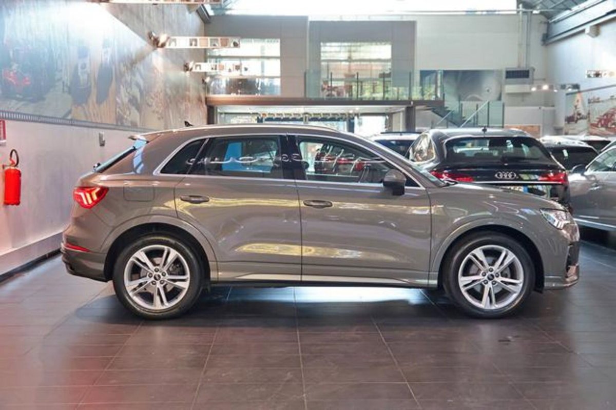 Audi Q3 35 2.0 tdi s-tronic (2)